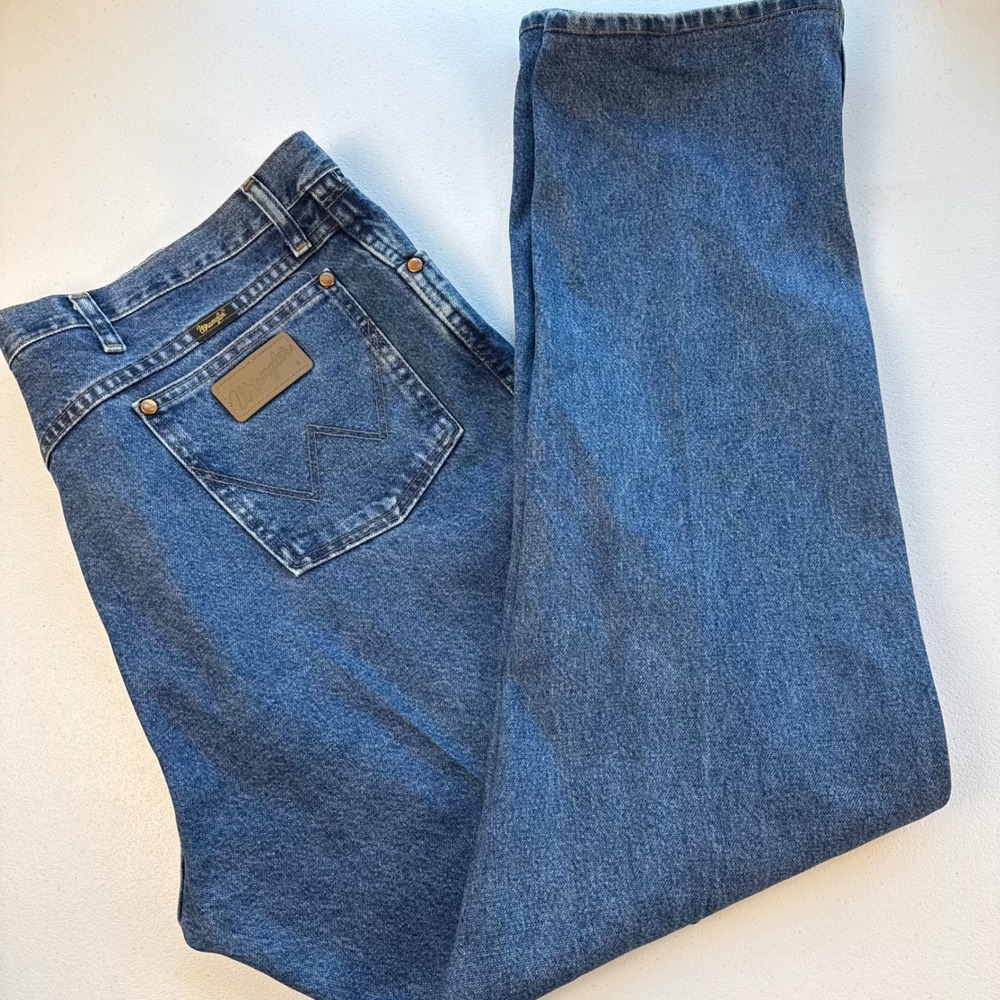Wrangler 1013MWZGK Cowboy Cut Relaxed Fit Jeans Mens 42x34 Medium Wash Blue
